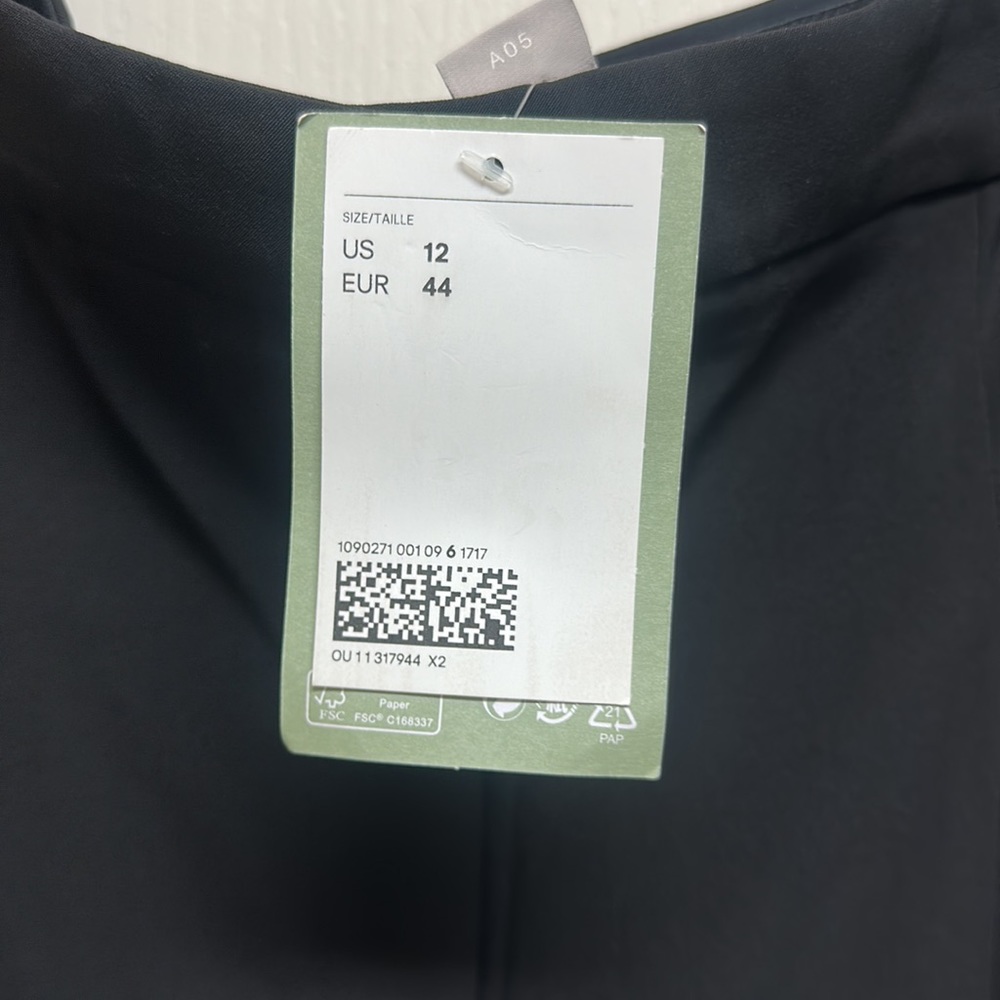 H&M - Picture 2 of 5